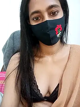 Snapshot of Softecho-03 chatting on 11/23/25, 07:24 Softecho-03 online show from 11/23/25, 07:24