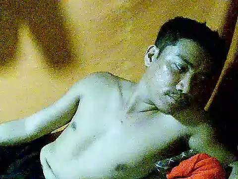 Snapshot of Hottie_pinoy21 chatting on 09/13/25, 03:28 Hottie pinoy21 online show from 09/13/25, 03:28