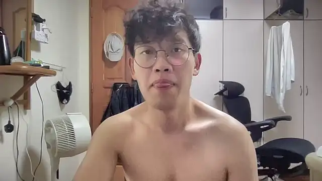 Passionatetwink2 online show from 10/09/25, 10:57