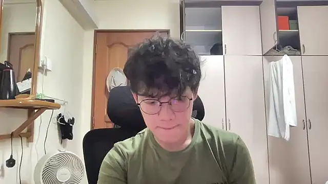 Passionatetwink2 online show from 11/01/25, 07:32