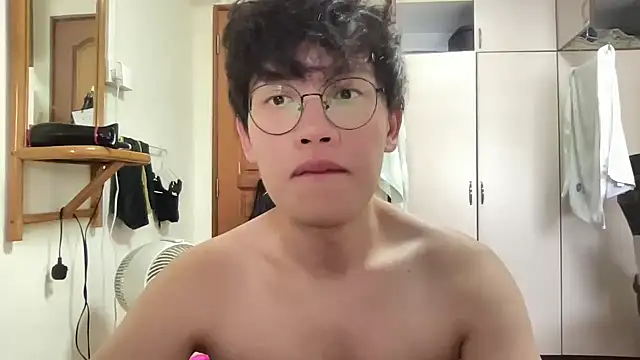 Passionatetwink2 online show from 11/09/25, 06:23