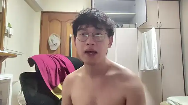 Passionatetwink2 online show from 02/13/26, 04:03