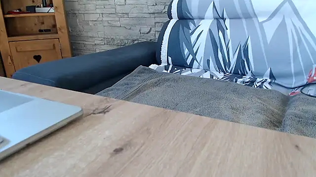 htreshot73 online show from 03/18/26, 01:58