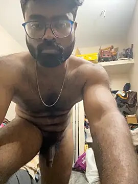 Snapshot of DJLOVE280825 chatting on 10/06/25, 11:35 DJLOVE280825 online show from 10/06/25, 11:35