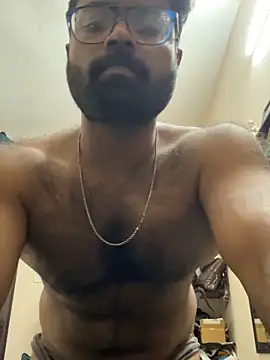 Snapshot of DJLOVE280825 chatting on 10/10/25, 10:42 DJLOVE280825 online show from 10/10/25, 10:42