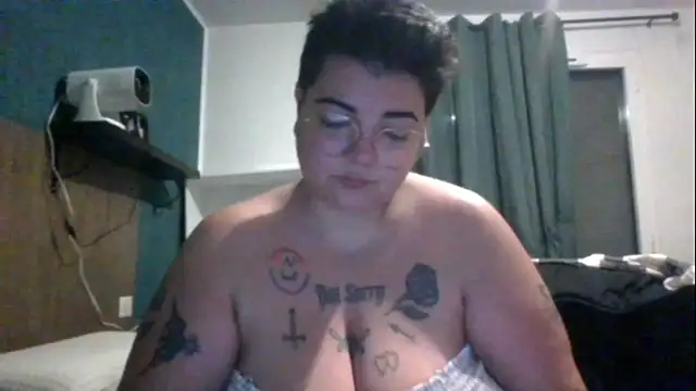 Snapshot of PirateXL chatting on 03/31/26, 11:16 PirateXL online show from 03/31/26, 11:16