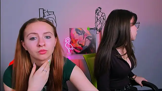 Snapshot of mila_glow1 chatting on 09/25/25, 09:40 mila glow1 online show from 09/25/25, 09:40