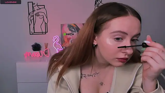 Snapshot of mila_glow1 chatting on 10/09/25, 08:56 mila glow1 online show from 10/09/25, 08:56