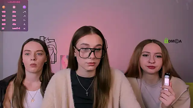 Snapshot of mila_glow1 chatting on 10/14/25, 08:59 mila glow1 online show from 10/14/25, 08:59