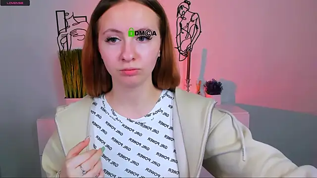 Snapshot of mila_glow1 chatting on 10/18/25, 07:14 mila glow1 online show from 10/18/25, 07:14