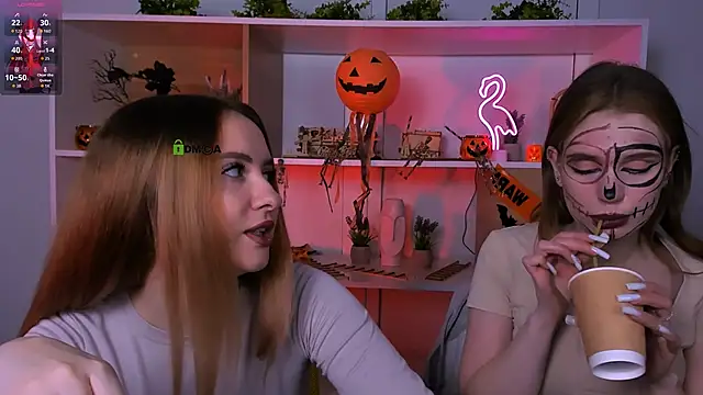 Snapshot of mila_glow1 chatting on 10/29/25, 08:32 mila glow1 online show from 10/29/25, 08:32