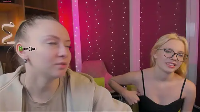 Snapshot of mila_glow1 chatting on 11/10/25, 05:50 mila glow1 online show from 11/10/25, 05:50