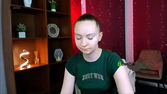 Snapshot of mila_glow1 chatting on 12/02/25, 06:19 mila glow1 online show from 12/02/25, 06:19