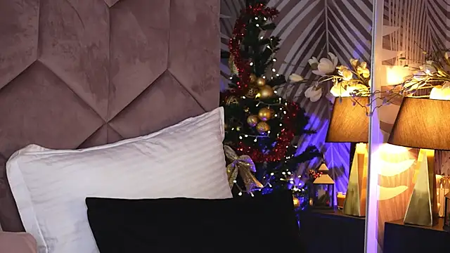 Snapshot of EvaRhea chatting on 12/19/25, 04:41 EvaRhea online show from 12/19/25, 04:41