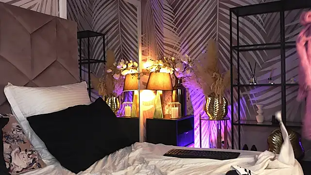 Snapshot of EvaRhea chatting on 03/12/26, 04:07 EvaRhea online show from 03/12/26, 04:07