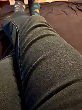 Snapshot of Horny_mummy chatting on 11/27/25, 01:24 Horny mummy online show from 11/27/25, 01:24