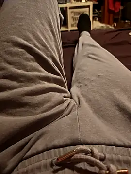 Snapshot of Horny_mummy chatting on 12/18/25, 06:36 Horny mummy online show from 12/18/25, 06:36