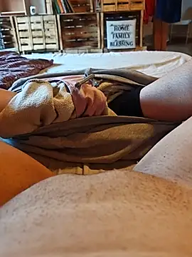 Horny mummy online show from 02/18/26, 02:46