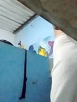 Snapshot of Srsexy18cm chatting on 11/11/25, 10:37 Srsexy18cm online show from 11/11/25, 10:37