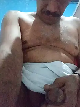 Snapshot of Srsexy18cm chatting on 02/19/26, 10:44 Srsexy18cm online show from 02/19/26, 10:44