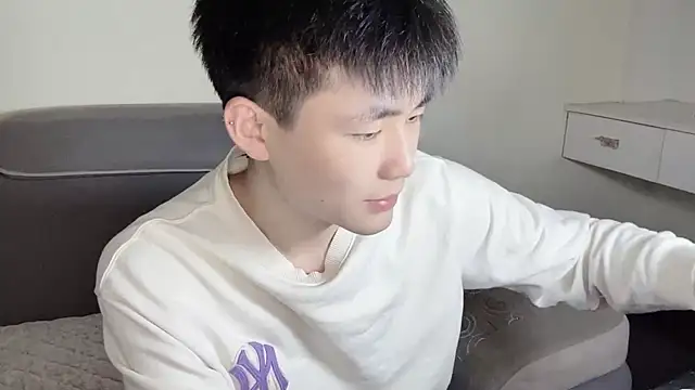 Snapshot of xiaoyang5200 chatting on 10/21/25, 03:46 xiaoyang5200 online show from 10/21/25, 03:46