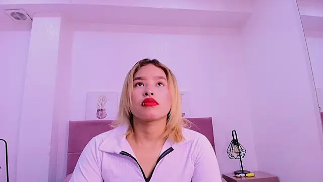 CamiilaGlow online show from 10/01/25, 04:13