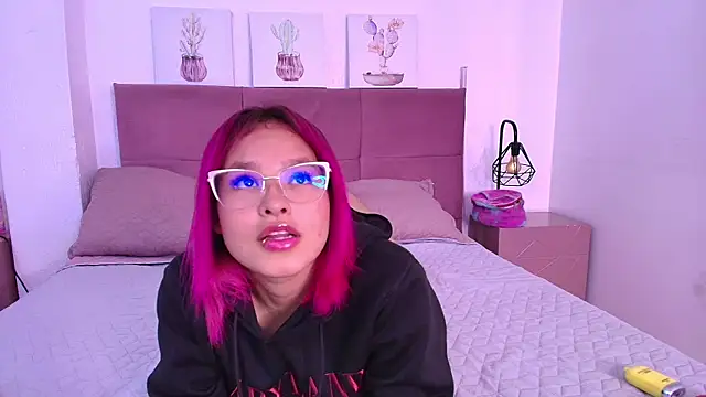 CamiilaGlow online show from 10/08/25, 04:26