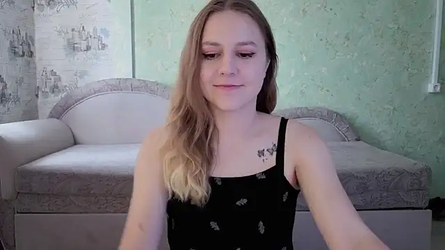 Snapshot of ShyMistery chatting on 10/13/25, 10:59 ShyMistery online show from 10/13/25, 10:59