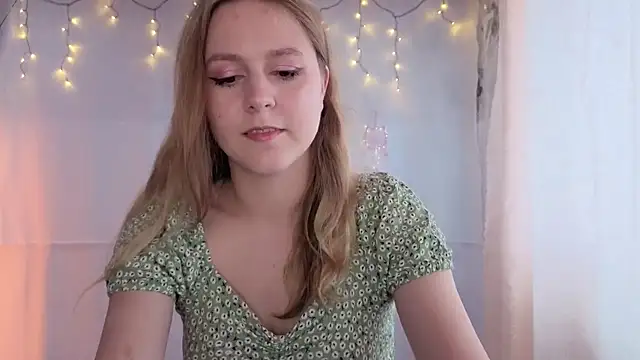 Snapshot of ShyMistery chatting on 11/05/25, 10:59 ShyMistery online show from 11/05/25, 10:59