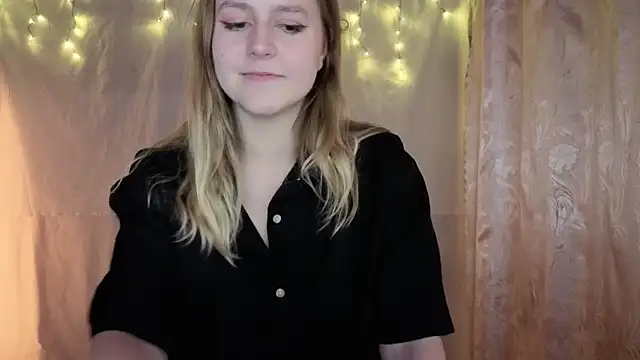 Snapshot of ShyMistery chatting on 11/06/25, 09:05 ShyMistery online show from 11/06/25, 09:05