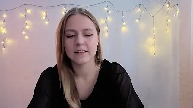 Snapshot of ShyMistery chatting on 11/10/25, 11:53 ShyMistery online show from 11/10/25, 11:53