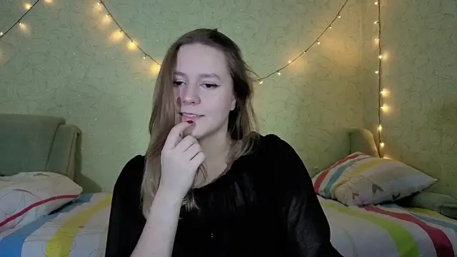 Snapshot of ShyMistery chatting on 11/24/25, 06:51 ShyMistery online show from 11/24/25, 06:51