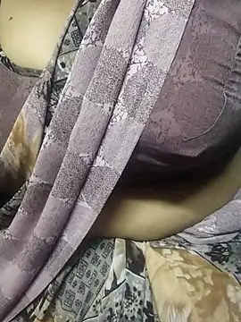 Snapshot of Geetha227 chatting on 09/09/25, 05:23 Geetha227 online show from 09/09/25, 05:23