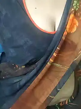 Snapshot of Geetha227 chatting on 09/10/25, 05:29 Geetha227 online show from 09/10/25, 05:29