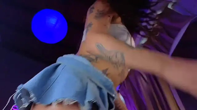 Snapshot of Jess_tattoo11 chatting on 03/20/26, 05:40 Jess tattoo11 online show from 03/20/26, 05:40