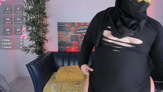 samanee konn online show from 10/31/25, 07:15