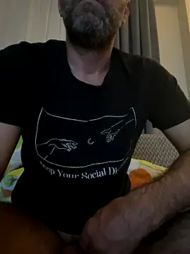 Snapshot of scarpion221017 chatting on 10/27/25, 10:03 scarpion221017 online show from 10/27/25, 10:03