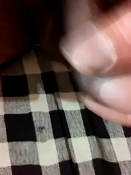 Snapshot of MH_12_11 chatting on 12/16/25, 10:31 MH 12 11 online show from 12/16/25, 10:31