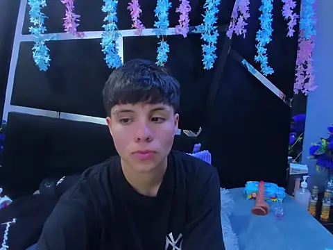 Bruno Cruzz online show from 11/04/25, 03:05