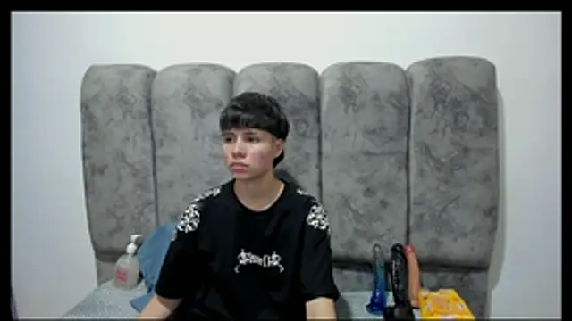 Snapshot of Bruno_Cruzz chatting on 04/16/26, 02:34 Bruno Cruzz online show from 04/16/26, 02:34