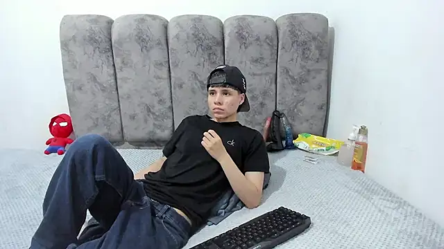 Bruno Cruzz online show from 06/13/26, 02:09