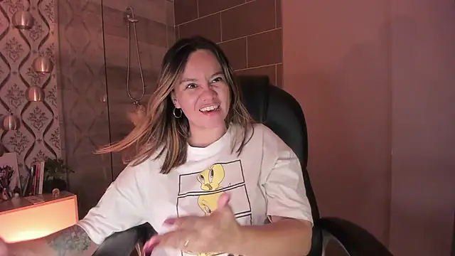 Sky Junne online show from 03/13/26, 05:30