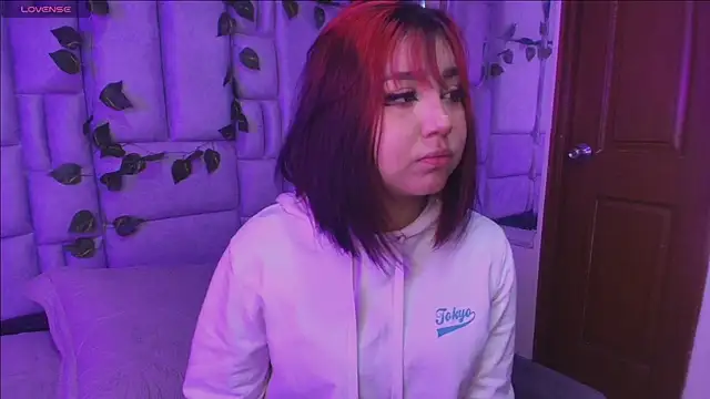 sophiievv online show from 09/18/25, 12:18