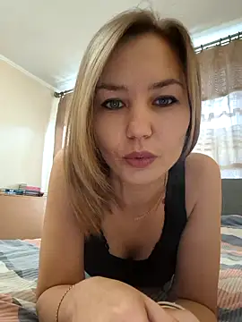 Snapshot of VeroLoverx chatting on 09/23/25, 08:06 VeroLoverx online show from 09/23/25, 08:06