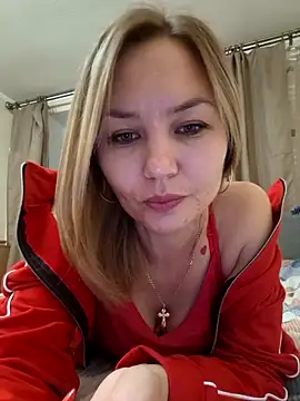 Snapshot of VeroLoverx chatting on 10/02/25, 07:10 VeroLoverx online show from 10/02/25, 07:10