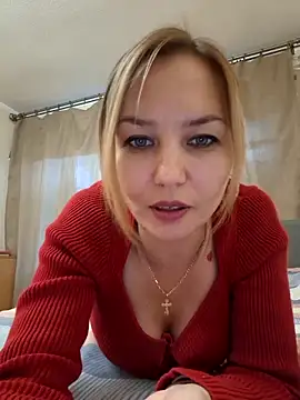 Snapshot of VeroLoverx chatting on 10/13/25, 02:17 VeroLoverx online show from 10/13/25, 02:17