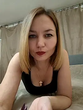 Snapshot of VeroLoverx chatting on 11/22/25, 03:55 VeroLoverx online show from 11/22/25, 03:55