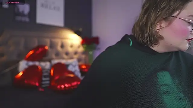 Alissa S online show from 02/12/25, 01:06