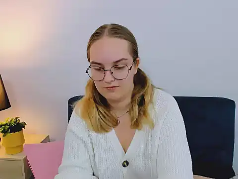 Snapshot of AliceCrazy69 chatting on 11/07/25, 01:11 AliceCrazy69 online show from 11/07/25, 01:11