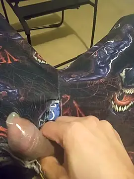 Snapshot of swallowsall6969 chatting on 10/06/25, 01:03 swallowsall6969 online show from 10/06/25, 01:03